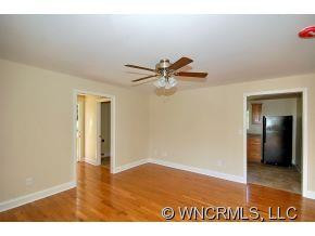 514 Johnston School - Photo 4