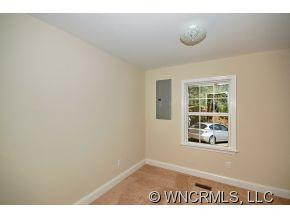 514 Johnston School - Photo 8