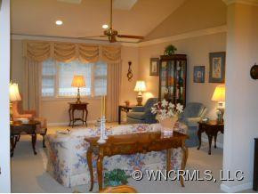 1048 Saddlebrook Drive - Photo 5