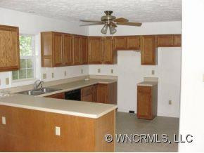 1 CAROLYN DRIVE - Photo 2