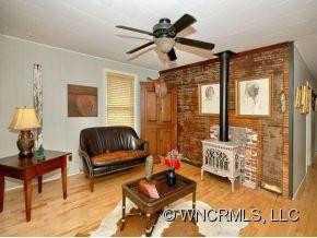 38 MILDRED AVENUE - Photo 4