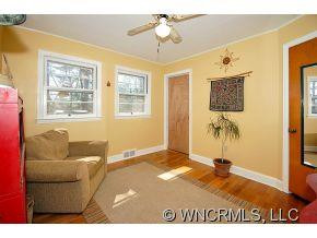 122 Kingsgate Road - Photo 8