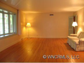 211 Balsam Road - Photo 2