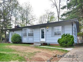 33 HILLENDALE ROAD
