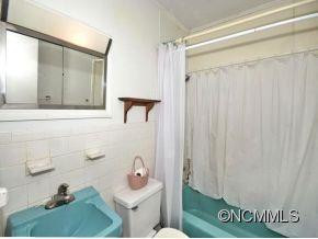 33 HILLENDALE ROAD - Photo 8