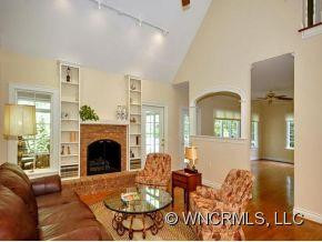 11 Tiverton Lane - Photo 4