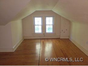 104 W Lake Avenue - Photo 8
