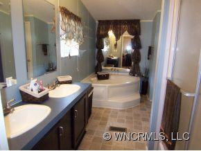 142 Largo Lane - Photo 11