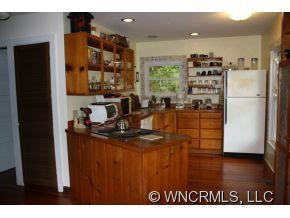4150 Howard Gap Rd - Photo 10