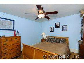 122 Pennsylvania Avenue - Photo 16