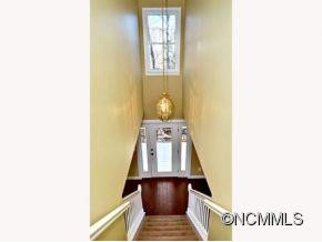 56 Antoinette Lane - Photo 2