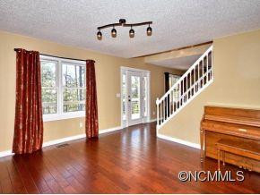 56 Antoinette Lane - Photo 3