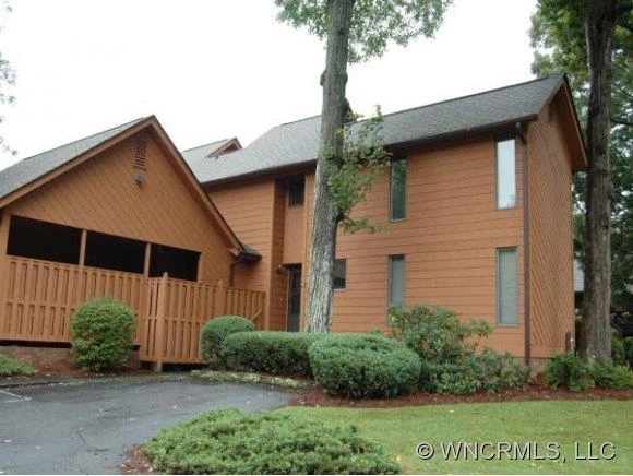 29 VILLAGE DRIVE