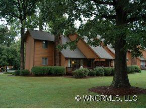 29 VILLAGE DRIVE - Photo 2
