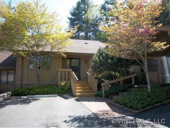1004 Red Oak Drive