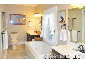 214 Coachmans Court - Photo 10