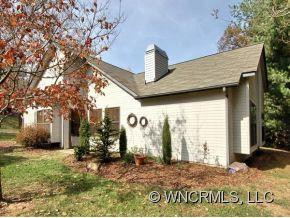 304 OAK PLACE - Photo 2