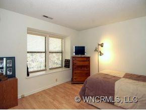304 OAK PLACE - Photo 11