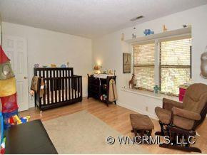 304 OAK PLACE - Photo 12