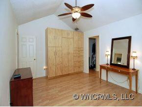 304 OAK PLACE - Photo 8
