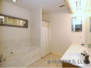 304 OAK PLACE - Photo 9