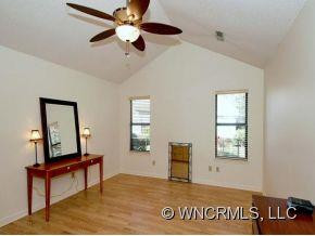 304 OAK PLACE - Photo 10