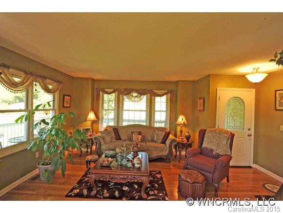 8 Golden Lane - Photo 3