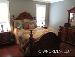 284 Green Meadows - Photo 12