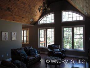 284 Green Meadows - Photo 7