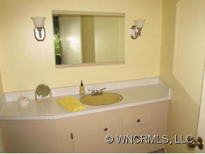 240 Country Club Circle - Photo 15