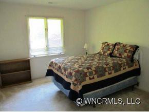 240 Country Club Circle - Photo 17