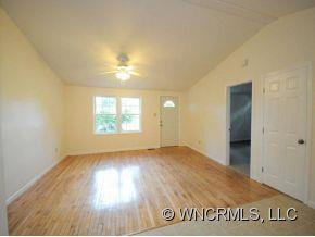 20 MIAMI CIRCLE - Photo 2