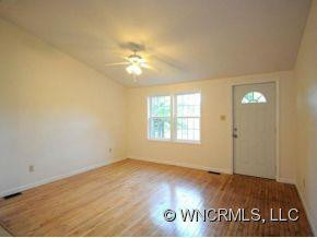 20 MIAMI CIRCLE - Photo 3
