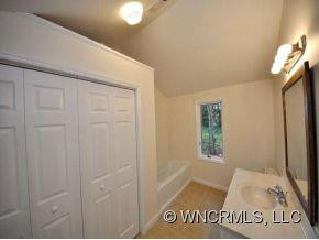 20 MIAMI CIRCLE - Photo 9