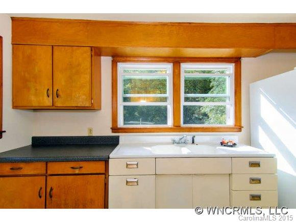 255 Edgewood Road South - Photo 9