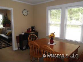 422 Jack Street - Photo 4