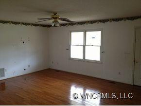 35 Ashwood Drive - Photo 2