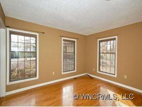 11 TRACY LANE - Photo 3
