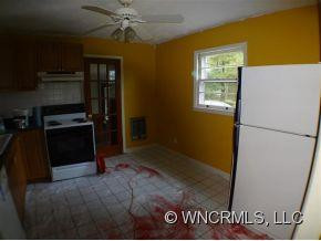 475 Riverview Drive - Photo 3