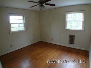 475 Riverview Drive - Photo 7