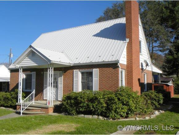 693 CAMELOT DRIVE