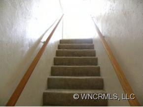 693 CAMELOT DRIVE - Photo 11