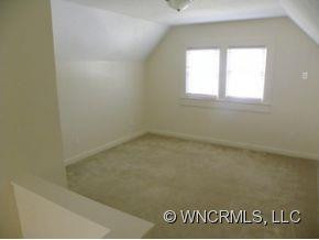 693 CAMELOT DRIVE - Photo 13