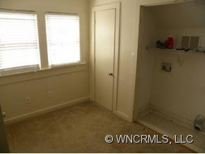 693 CAMELOT DRIVE - Photo 14