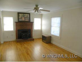 693 CAMELOT DRIVE - Photo 5