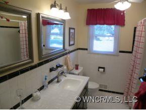 495 SHELTON STREET - Photo 8