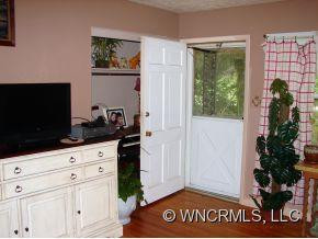 374 Davis Creek Rd - Photo 3