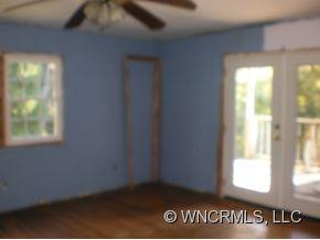3989 Laurel Park Highway - Photo 8