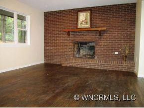 121 PINE HILL DRIVE - Photo 2
