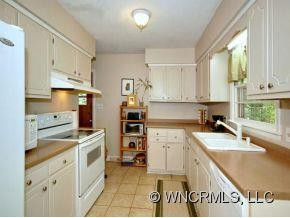 8 DEBRA LANE - Photo 4